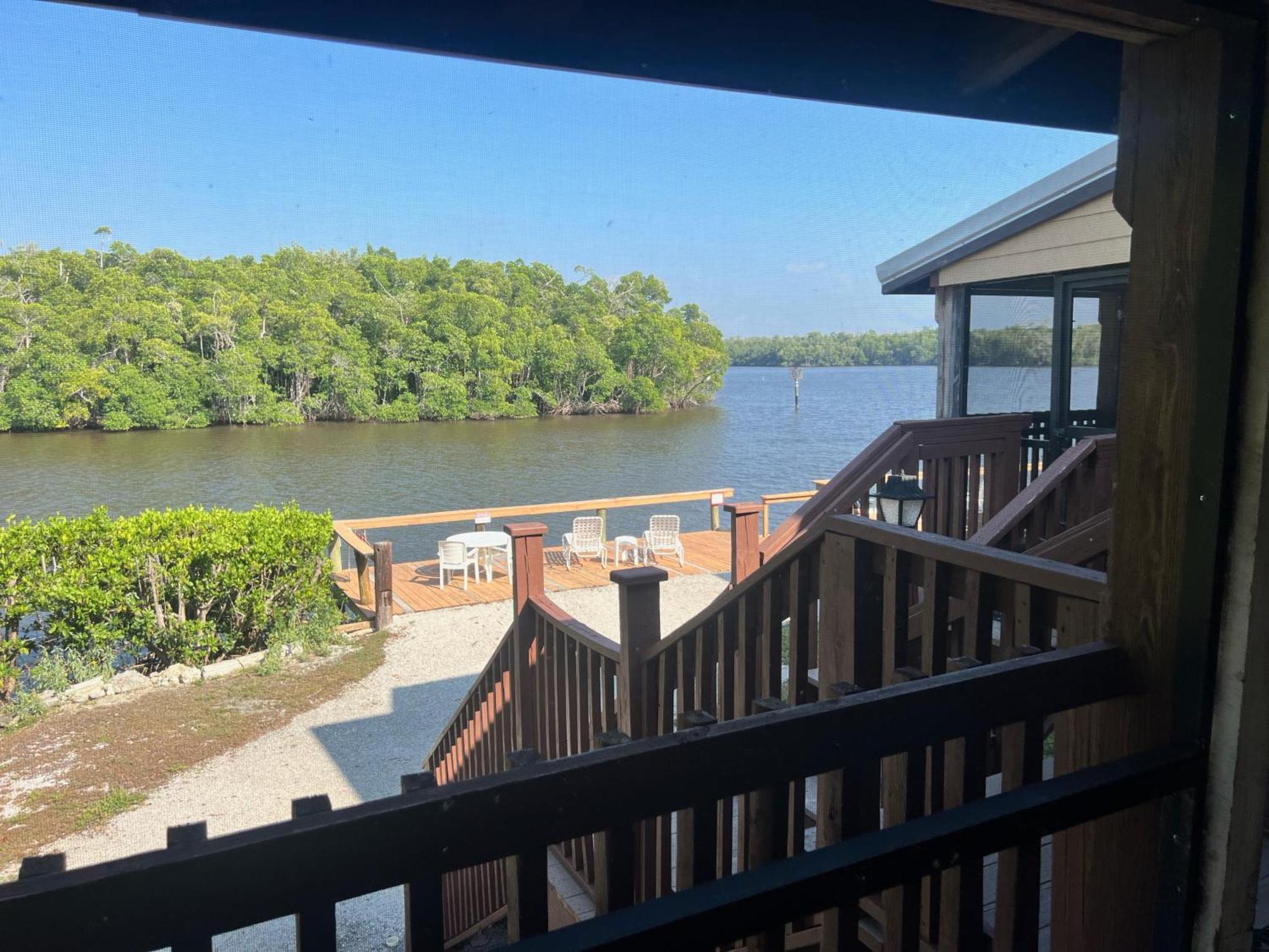 River Wilderness Waterfront Cabins Everglades City Exterior photo