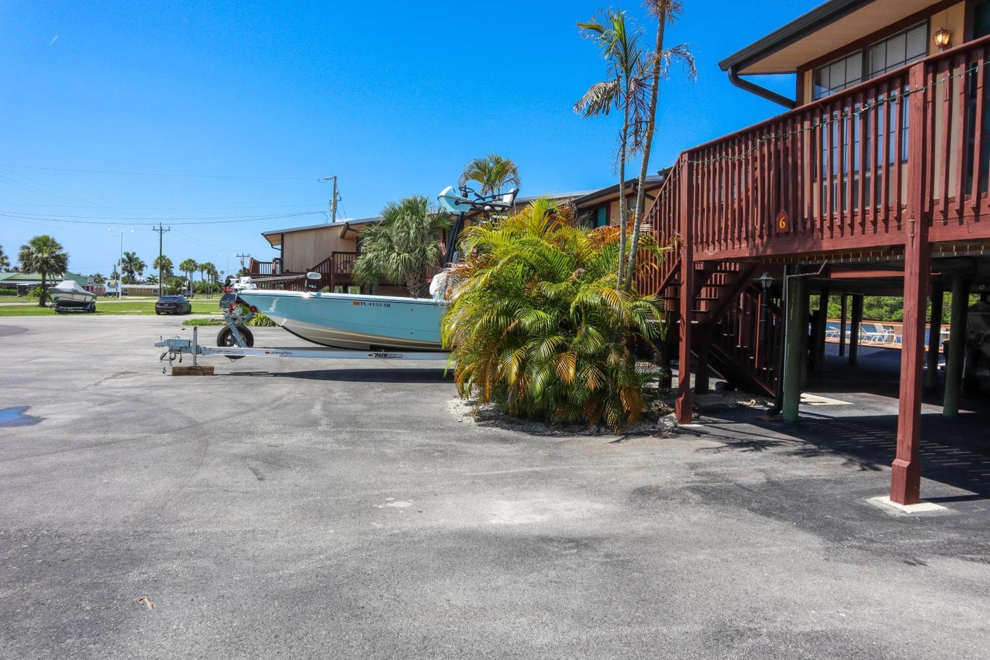 River Wilderness Waterfront Cabins Everglades City Exterior photo