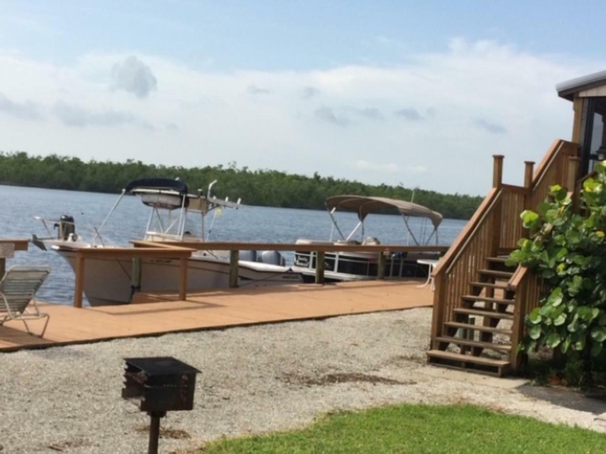 River Wilderness Waterfront Cabins Everglades City Exterior photo